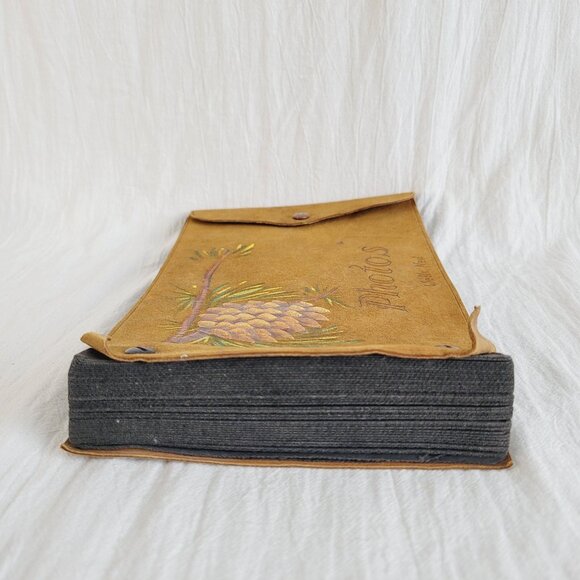 VTG Wells NV Souvenir Photo Album Rustic Suede Leather Hand Painted Pinecones - Picture 7 of 7
